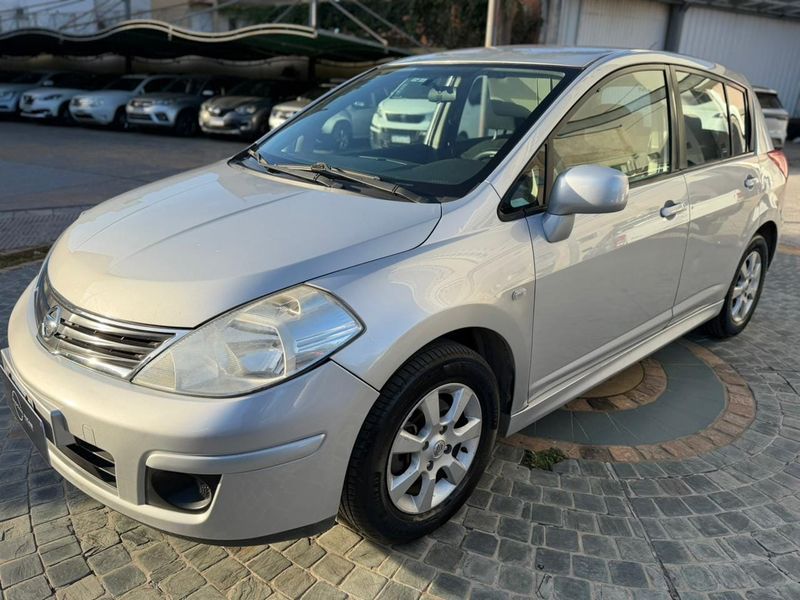 NISSAN TIIDA 2014 - foto 1
